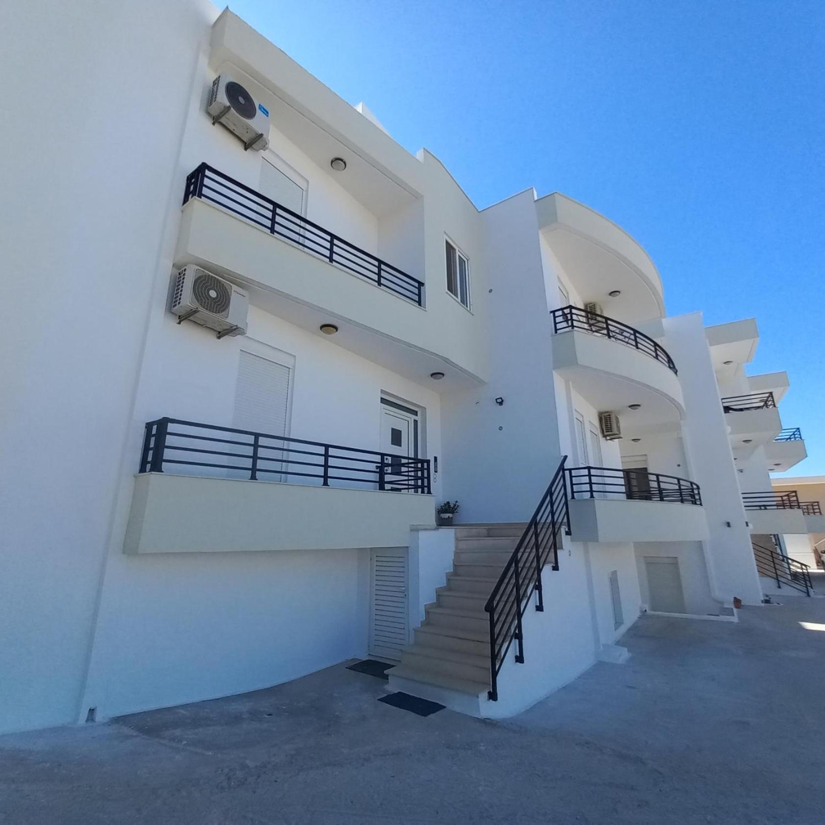 Central Rooms Makrýgialos 外观 照片